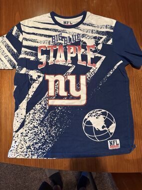 NWT Men’s NFL X Staple New York Giants Multicolor T Shirt Size Large